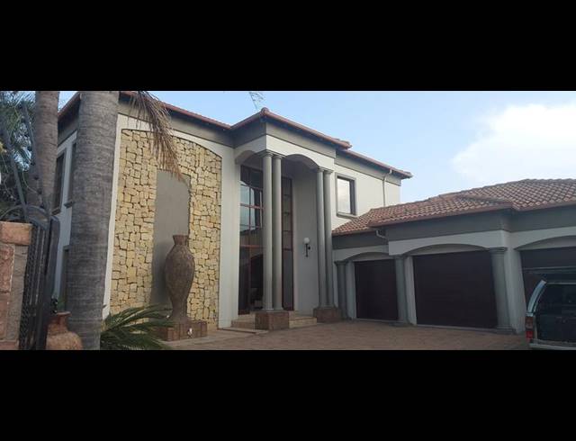 3 BEDROOM HOUSE FOR SALE IN SONNEVELD